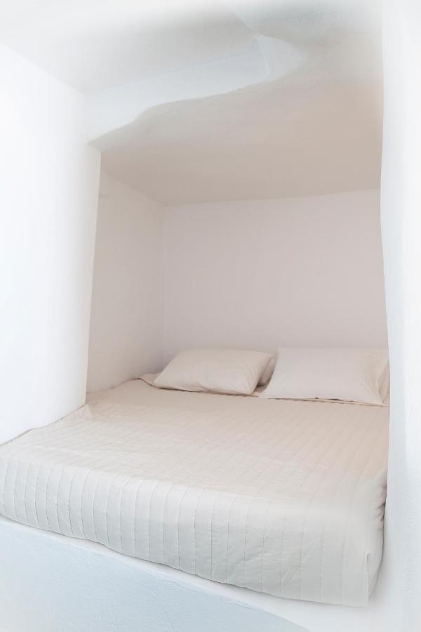 Whitedeck Santorini Hotel Imerovigli  Bilik gambar